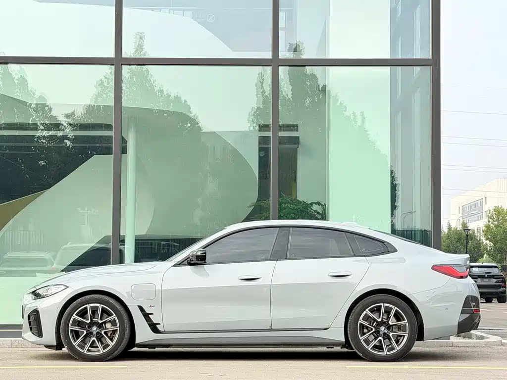 Фото машины 24