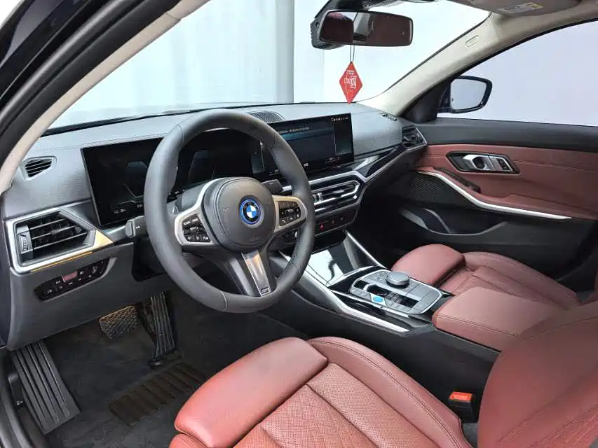 BMW i3 2022 eDrive 35 L