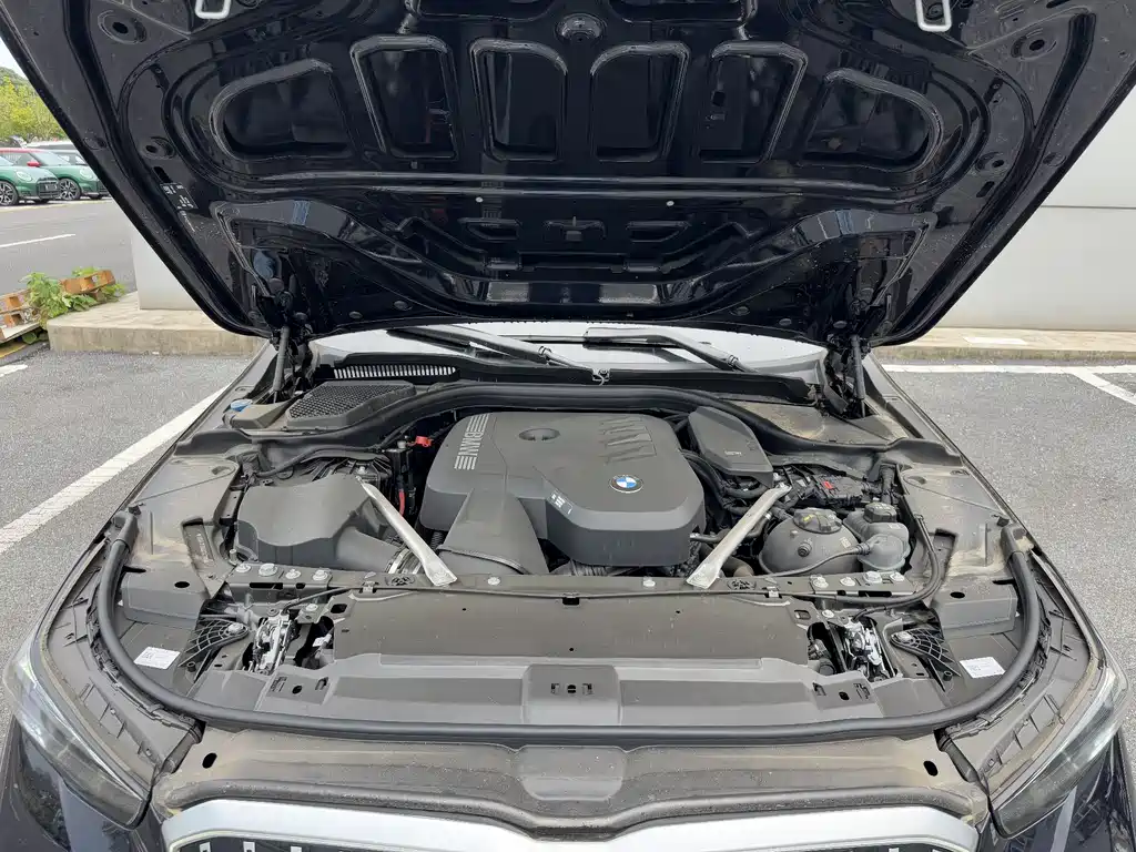 BMW 5 Series imported 2024 530i leading M sports suit