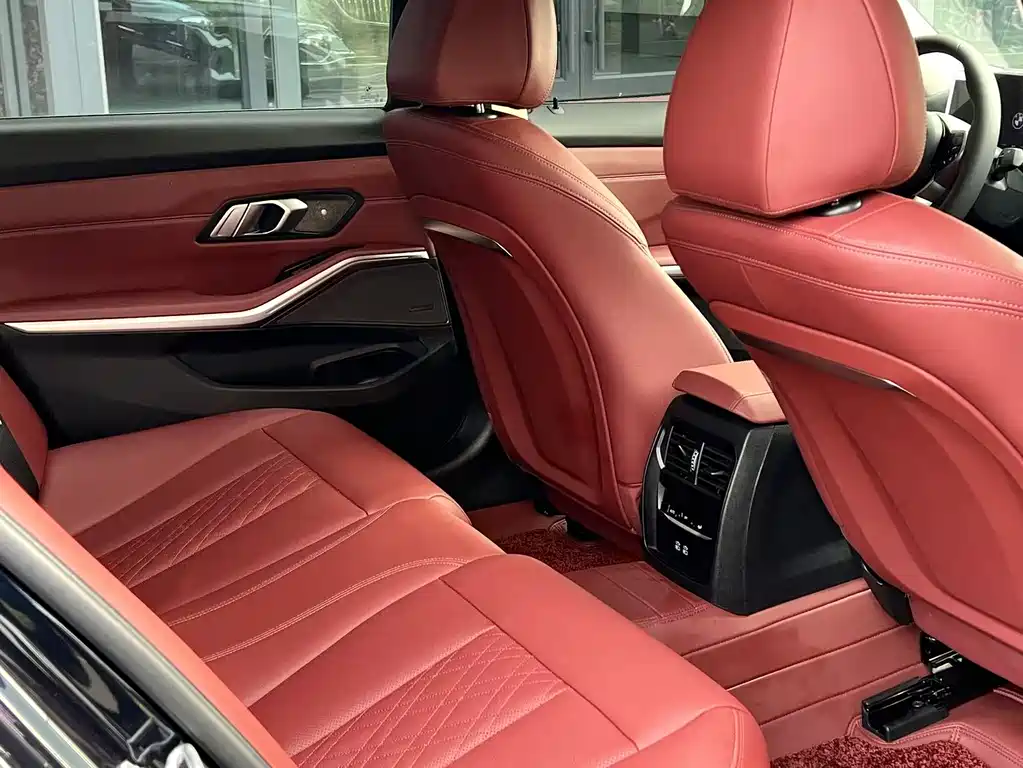 BMW 3 Series 2025 330Li M Sports Yao Ye Suit