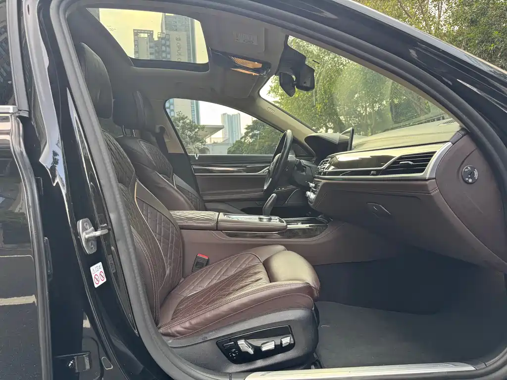 Фото машины 26