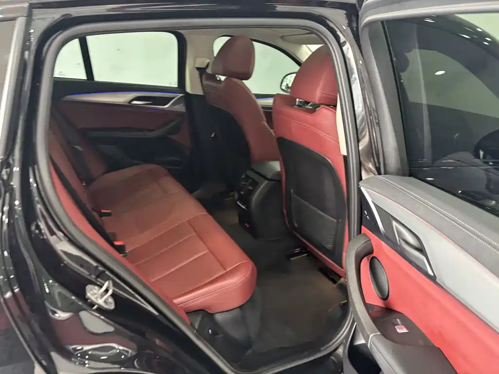 Фото машины 30