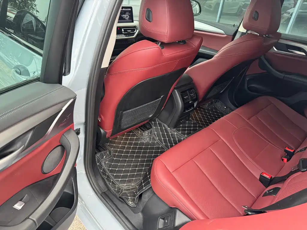 BMW X4 2022 xDrive 30i M sports suit