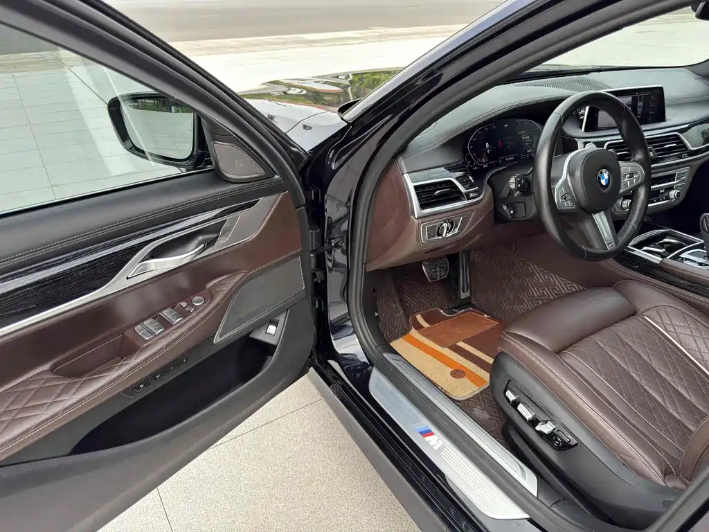 Фото машины 24