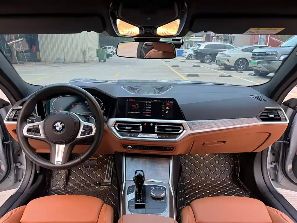 BMW 4 Series 2023 425i M Sports Yao Ye Suit