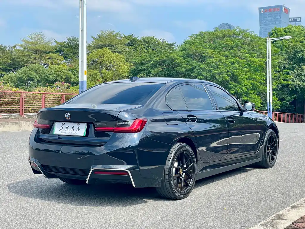 BMW i3 2022 eDrive 35 L