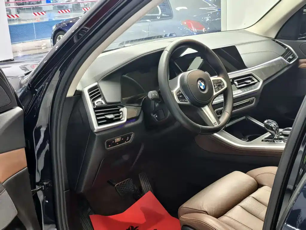 BMW X5 2022 xDrive 30Li M sports Suit