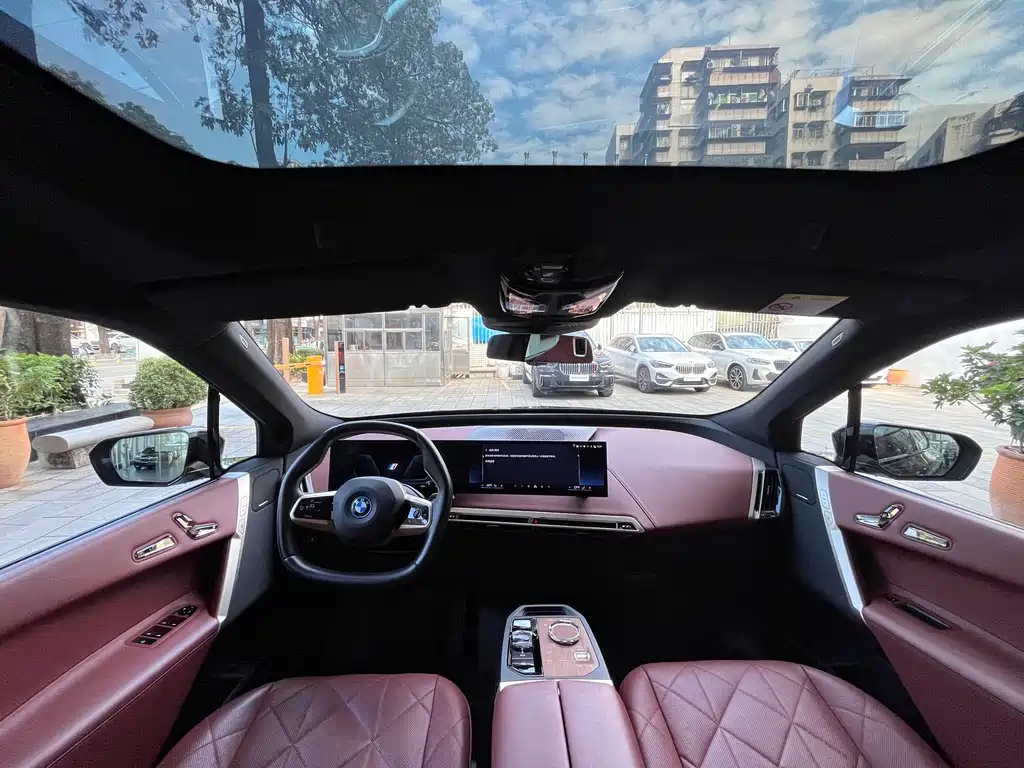 BMW iX 2023 facelift xDrive50