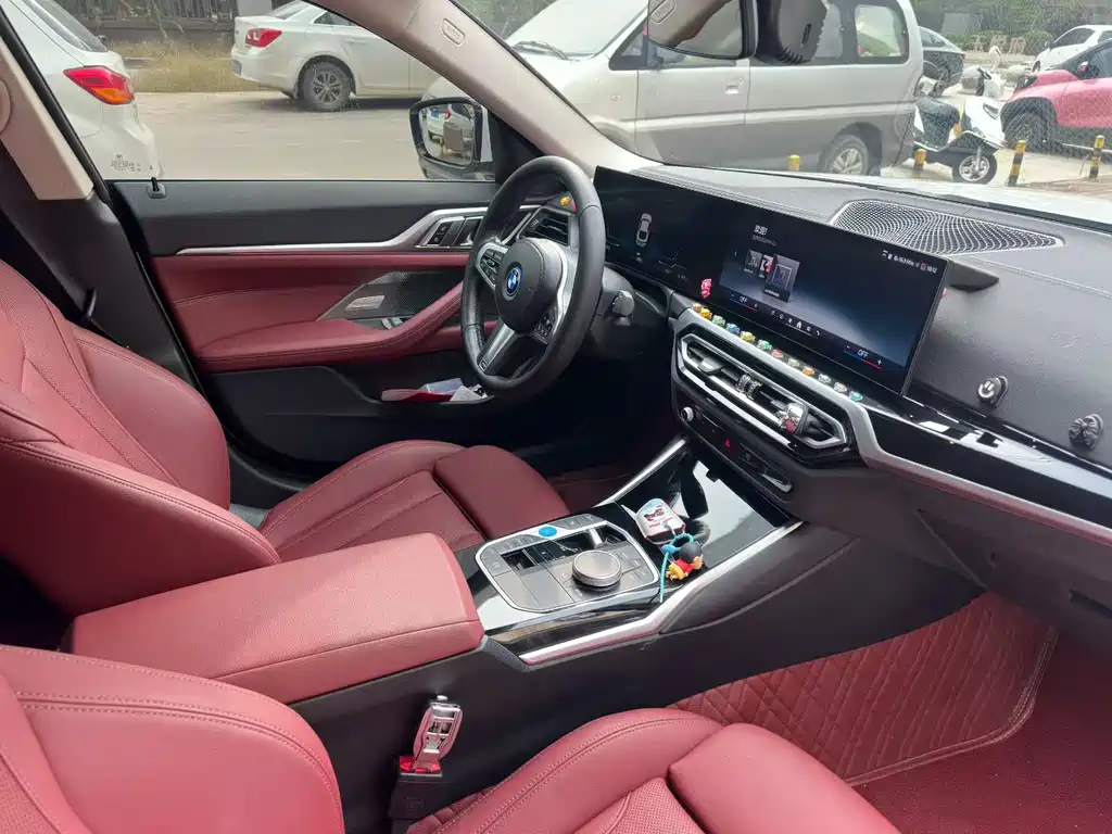 BMW i4 2023 eDrive35