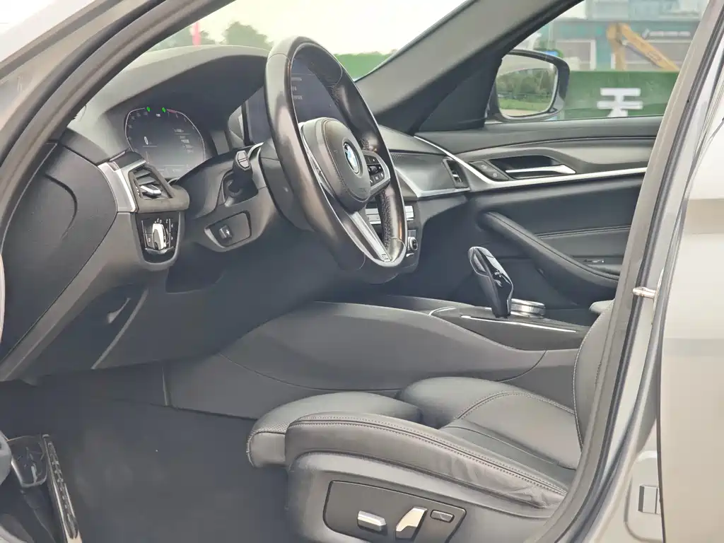 BMW 5 Series imported 2021 525i M sports suit