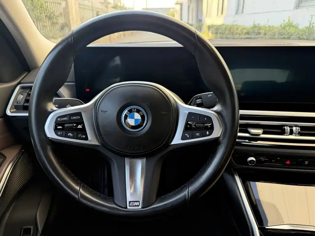BMW i3 2022 eDrive 35 L