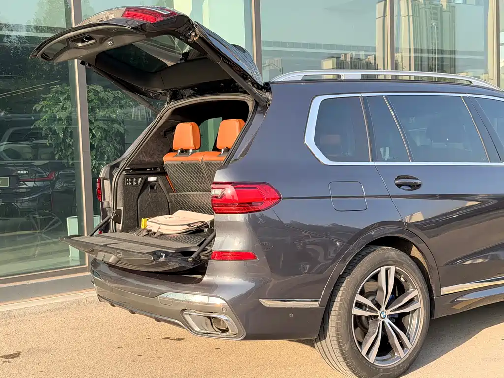 Фото машины 33