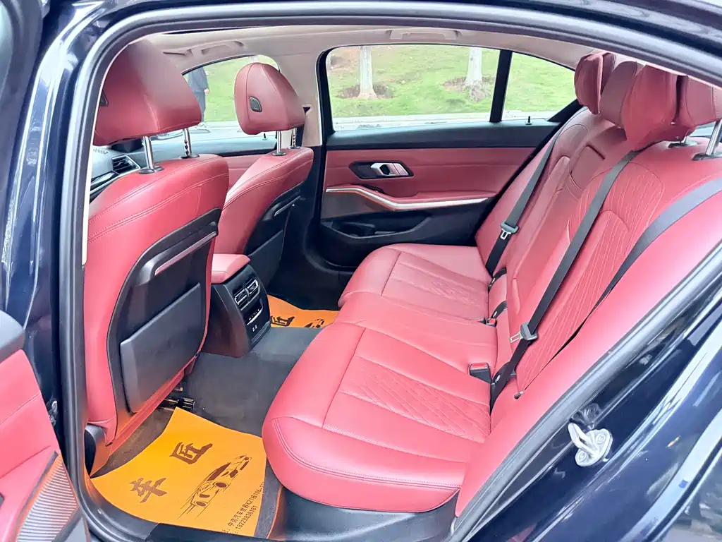 BMW 3 Series 2022 320Li M sports suit