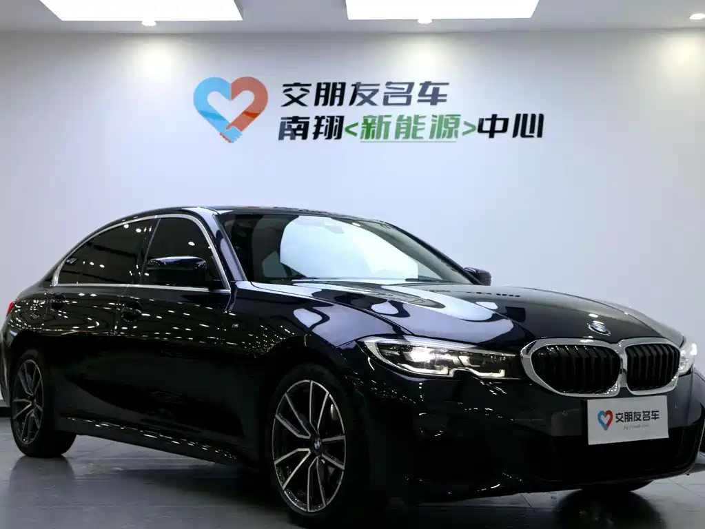 BMW 3 Series 2021 325Li M sports suit