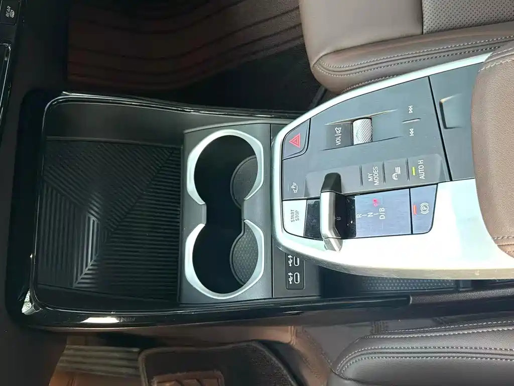 BMW iX1 2023 eDrive25L M sports Suit