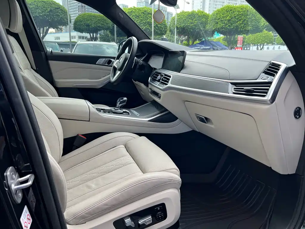 Фото машины 30