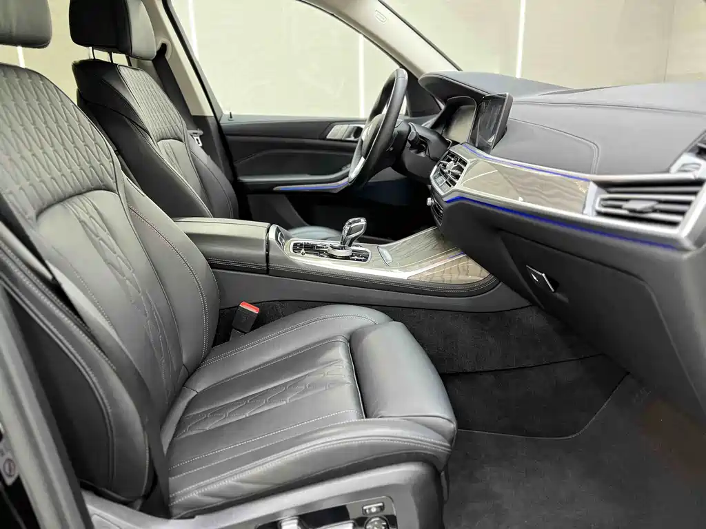 Фото машины 30