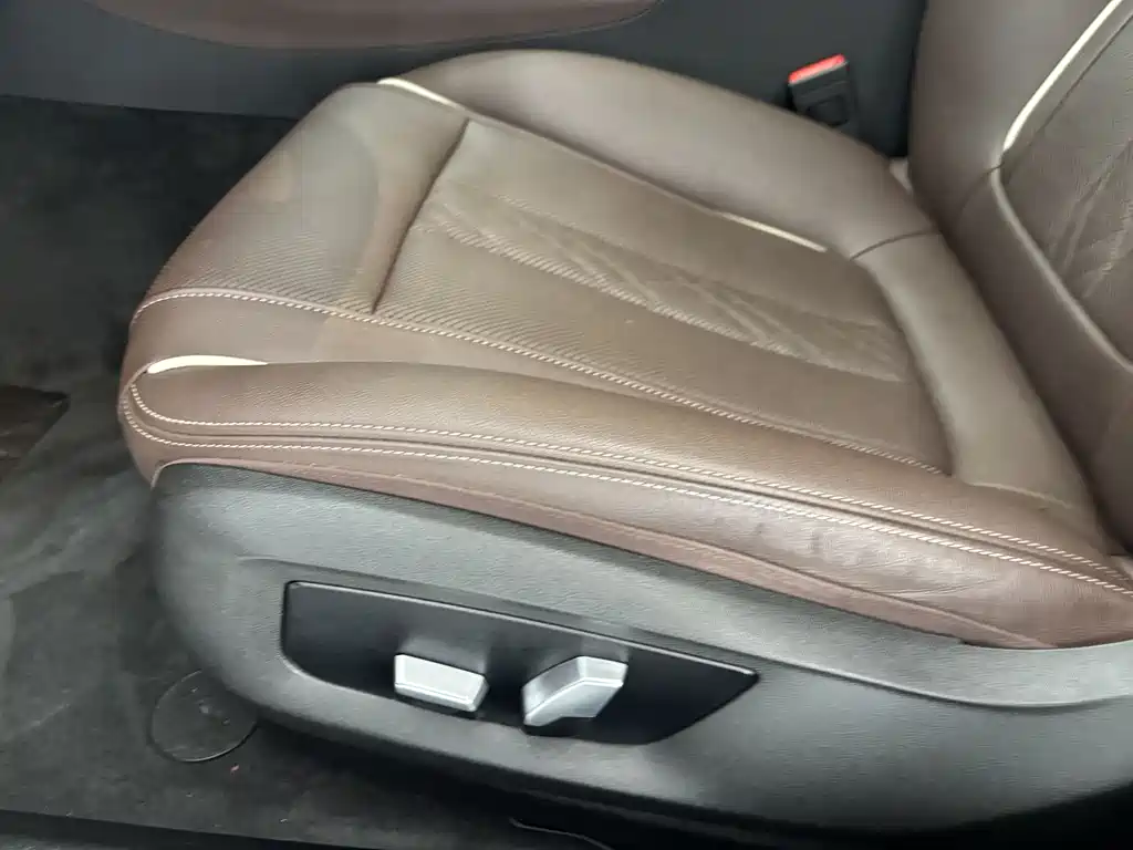 BMW 5 Series 2022 facelift 530Li leading luxury set