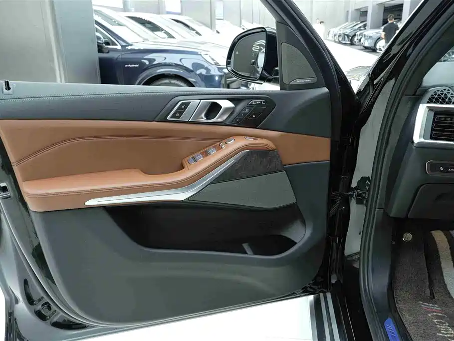 BMW X7 2023 xDrive40i Exclusive M sports Suit