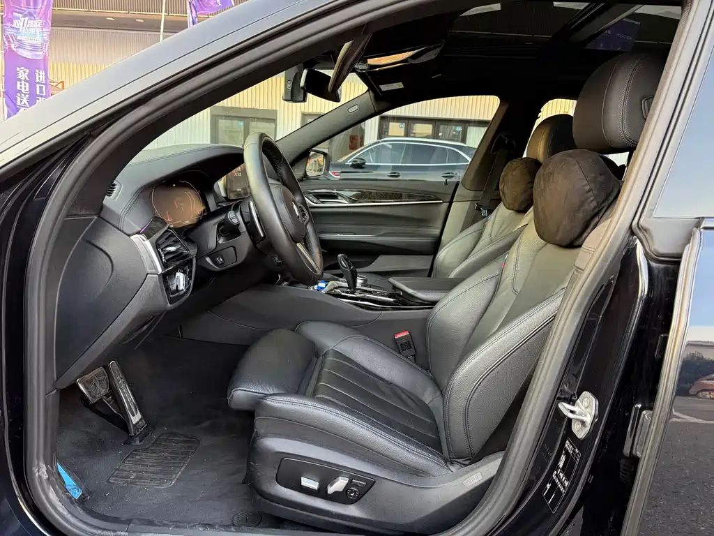 BMW 6 Series GT 2020 630i M sports suit