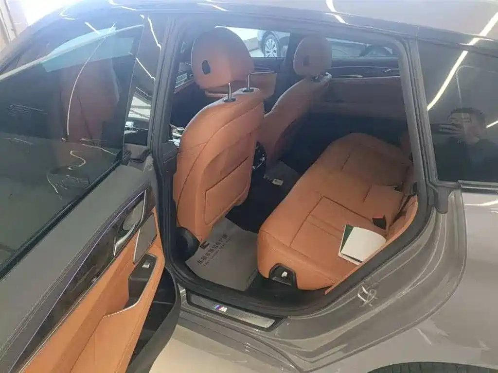 BMW 6 Series GT 2021 facelift 630i M sports suit