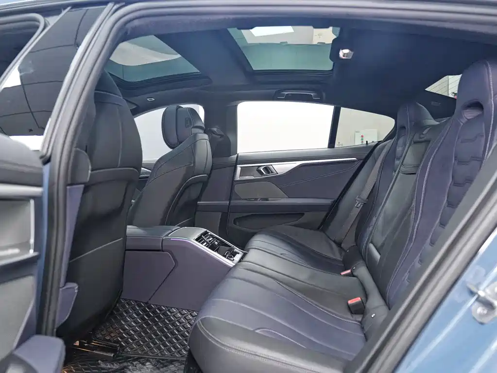 BMW 8 Series 2021 facelift 840i xDrive four-door coupe M sports suit