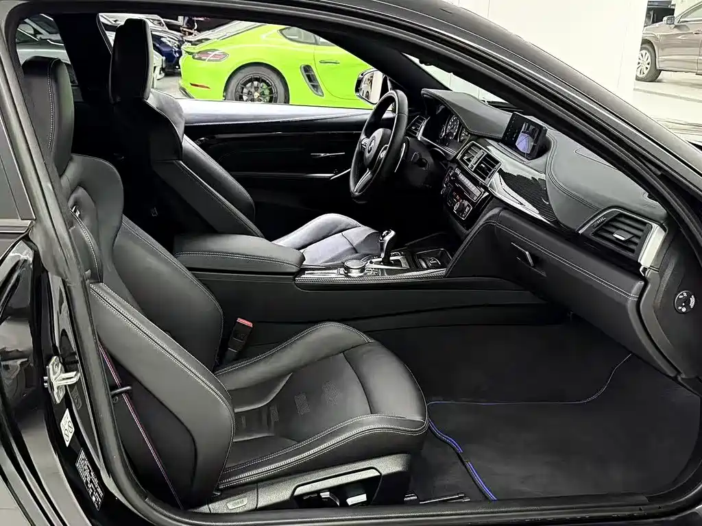 BMW M4 2019 M4 Coupe Hunting Edition