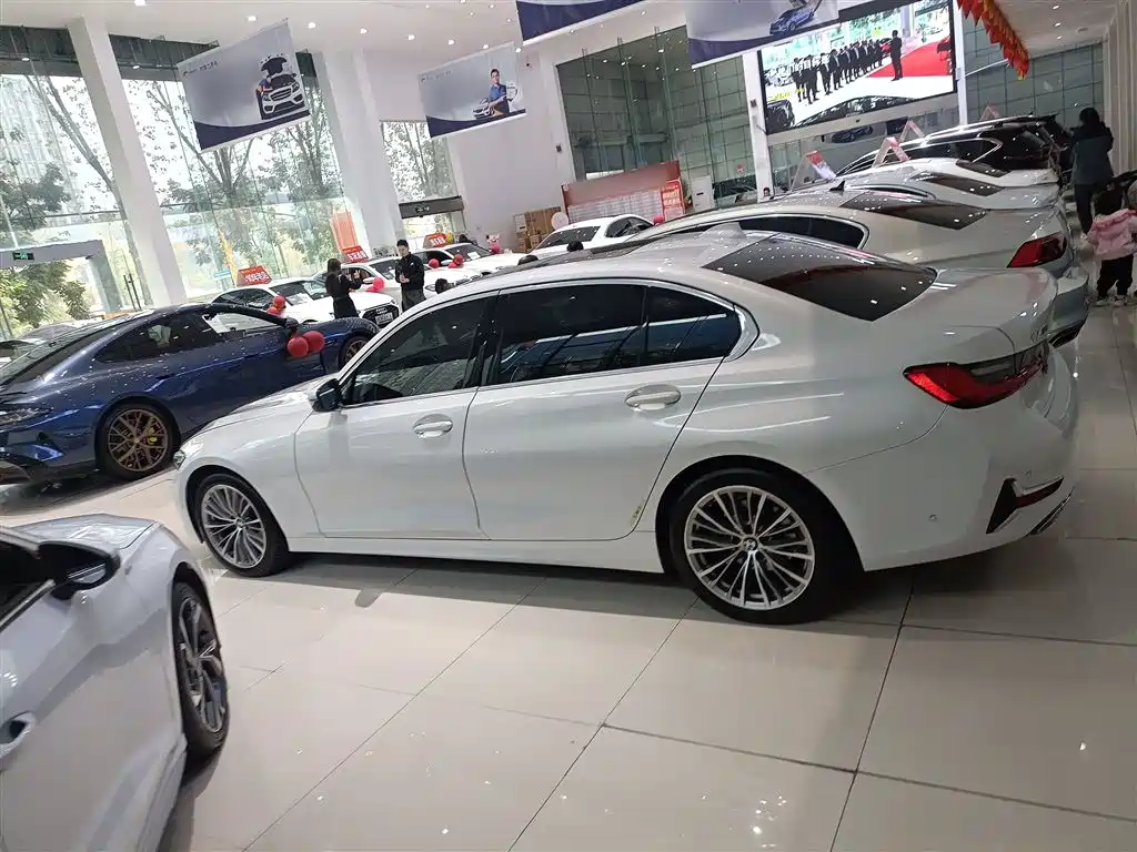 BMW 3 Series 2020 model 325Li first edition