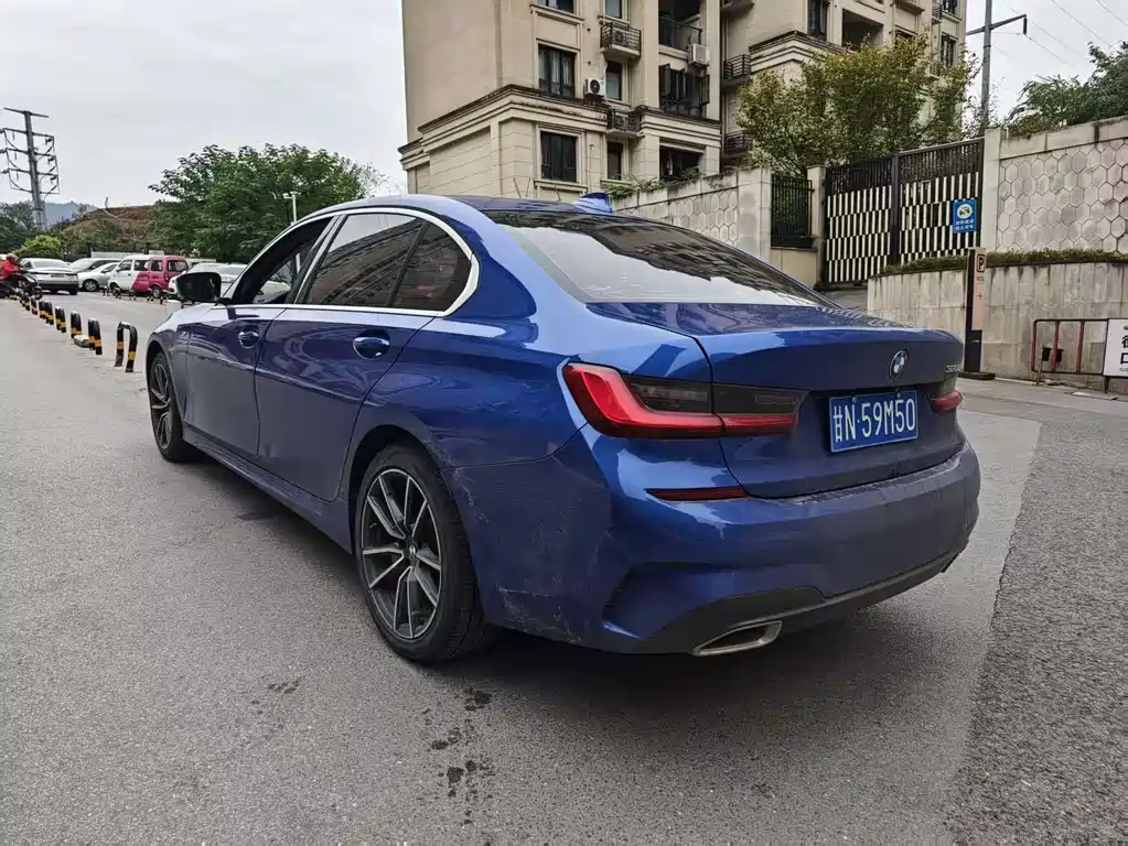 BMW 3 Series 2020 320Li M sports suit