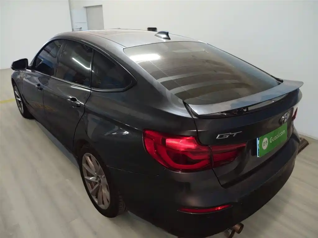 BMW 3 Series GT 2019 model 320i fashion type