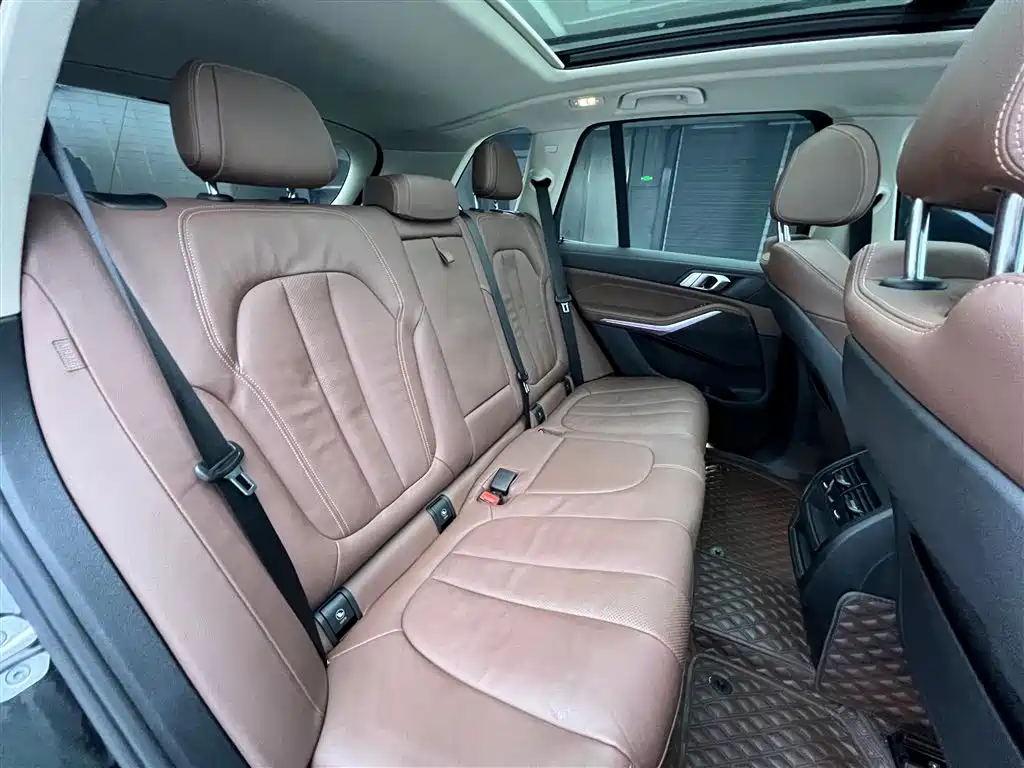 Фото машины 30