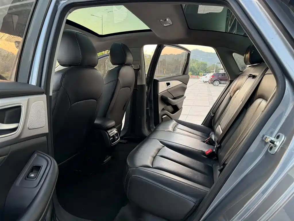 Roewe i6 MAX New Energy 2022 EV 500 Canopy Ultimate Edition