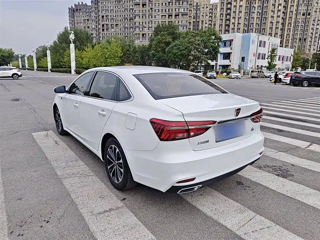 Roewe i6 2020 PLUS 1.6L CVT 4G Connected Glory Deluxe Edition