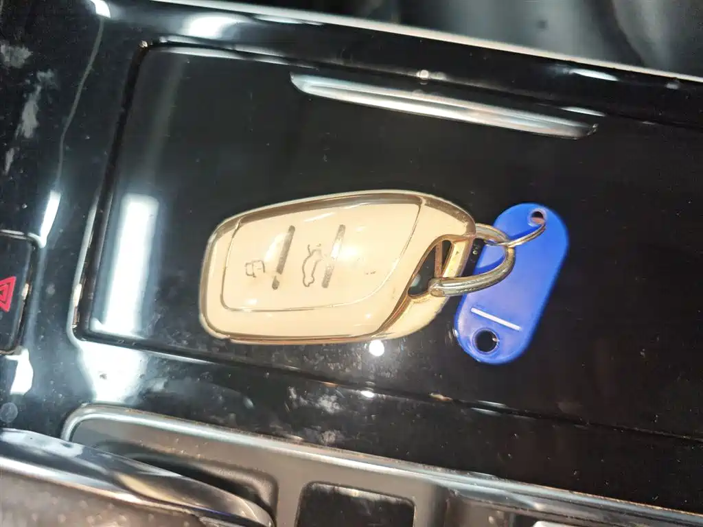 Roewe i6 MAX New Energy 2022 EV 600 Canopy Exclusive Edition