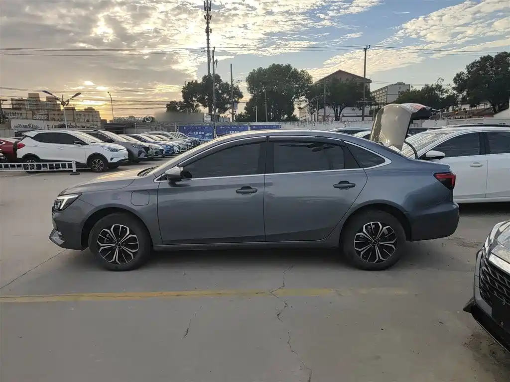 Roewe i6 MAX New Energy 2022 EV 500 Canopy Exclusive Edition