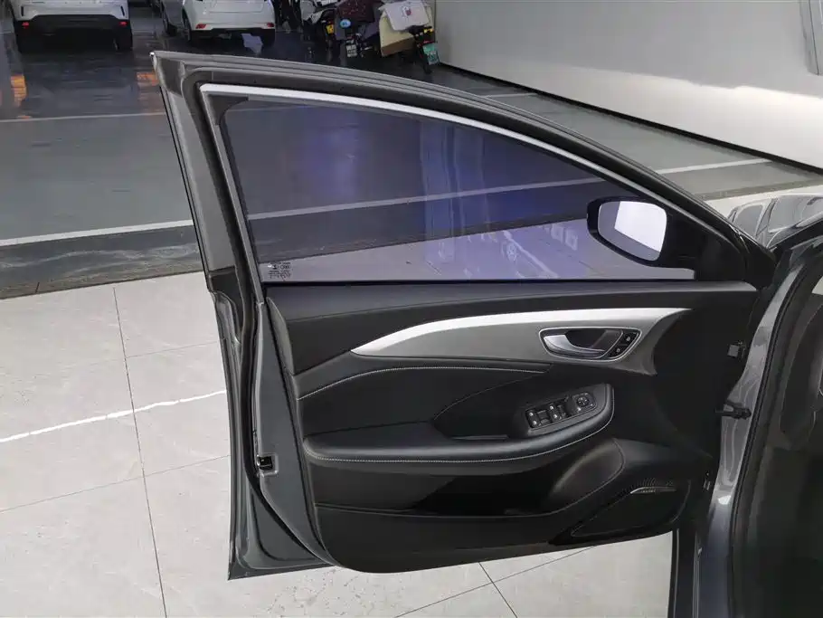 Roewe i6 MAX New Energy 2020 1.5T PHEV Cool Edition