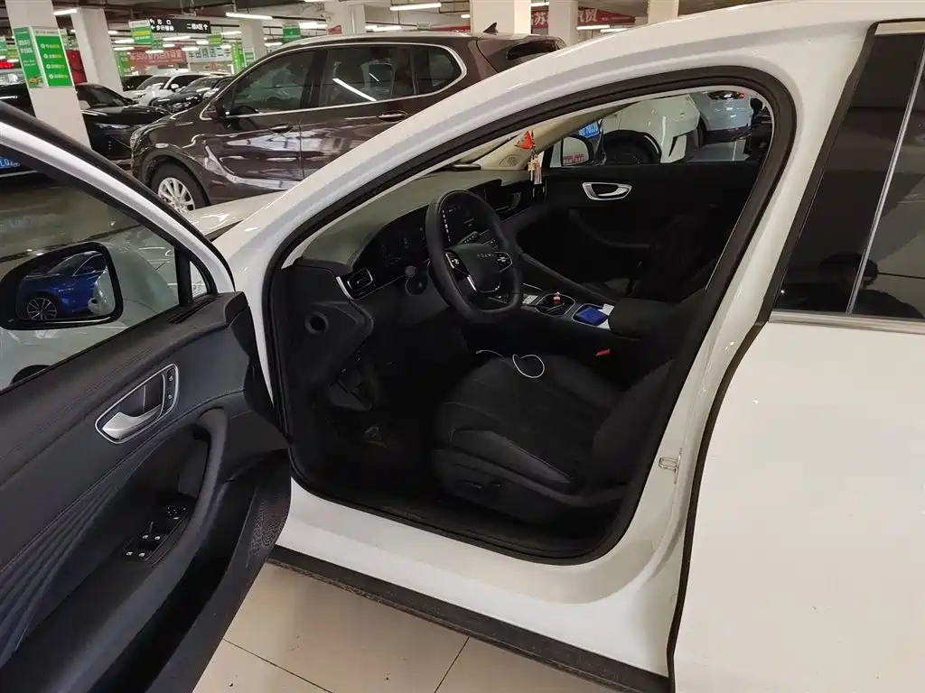 Roewe D7 2025 DMH 125km World Champion Edition