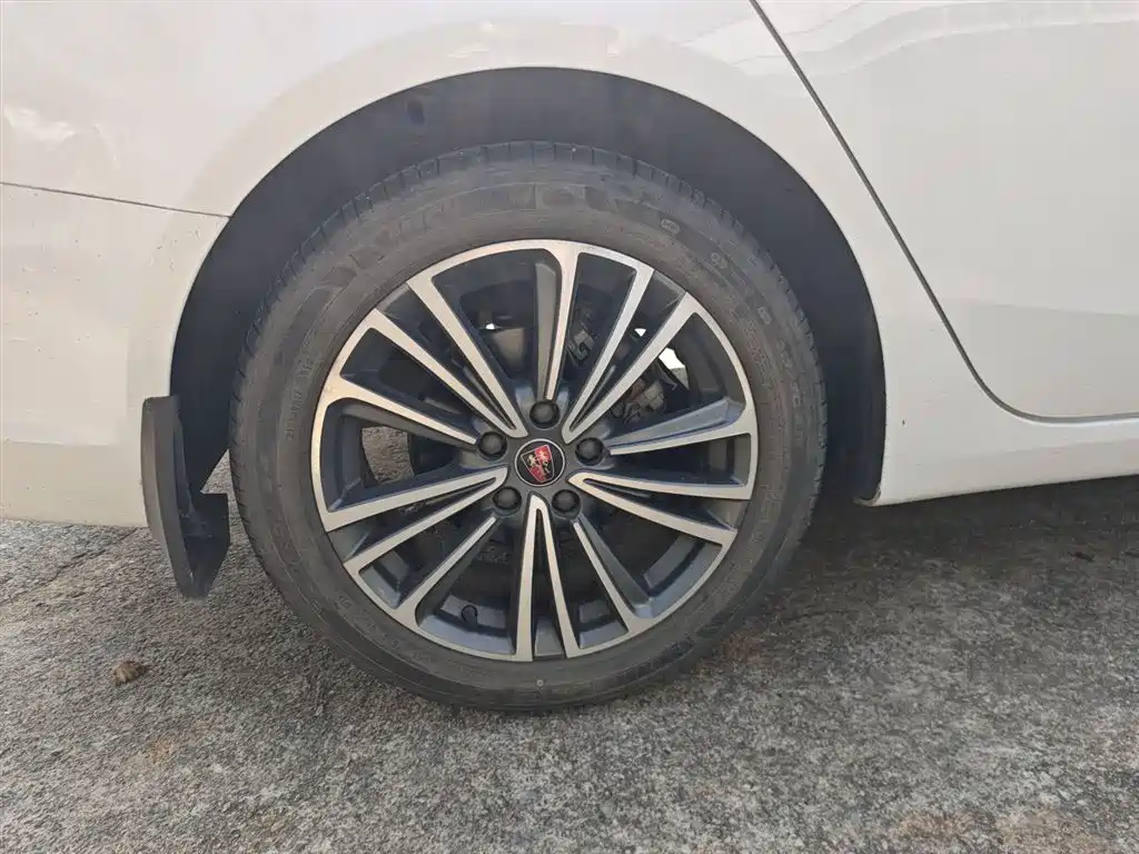 Roewe i6 2019 PLUS 1.6L CVT 4G Connected Flagship Praise Edition
