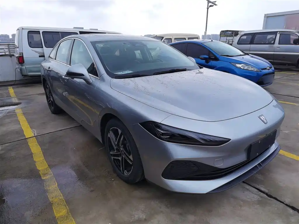 Roewe D7 2023 DMH 125km Ultimate Edition