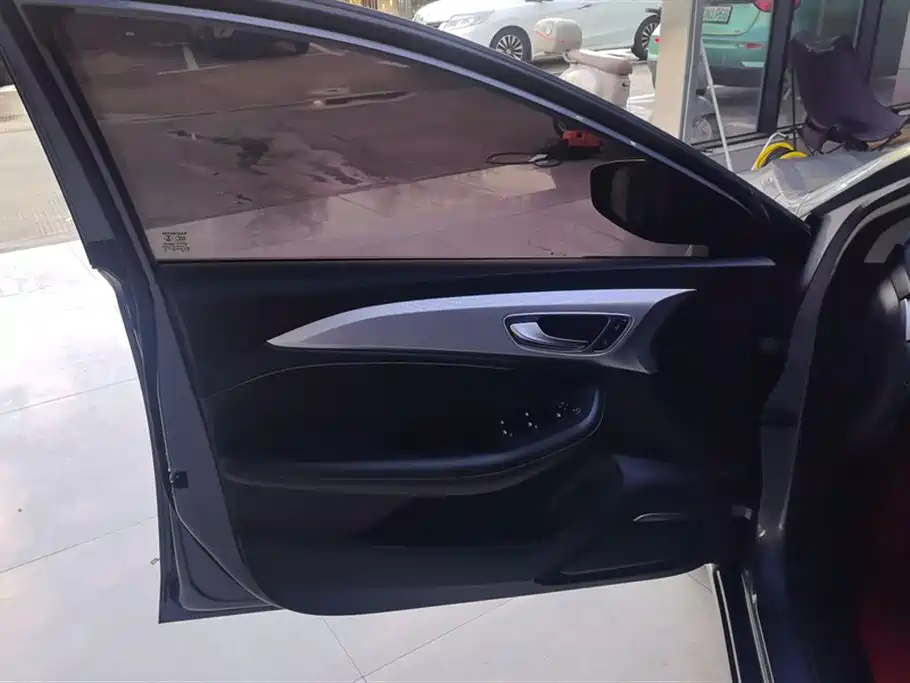 Roewe i6 MAX 2020 300TGI automatic cool version