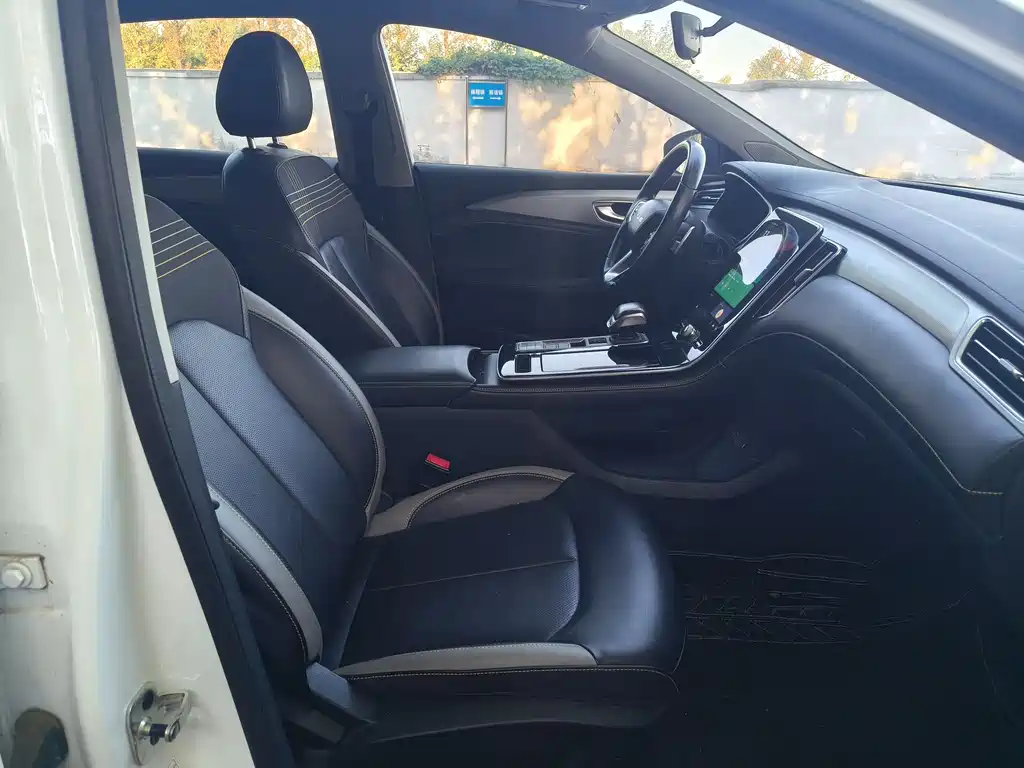 Roewe i6 MAX 2020 300TGI automatic cool version