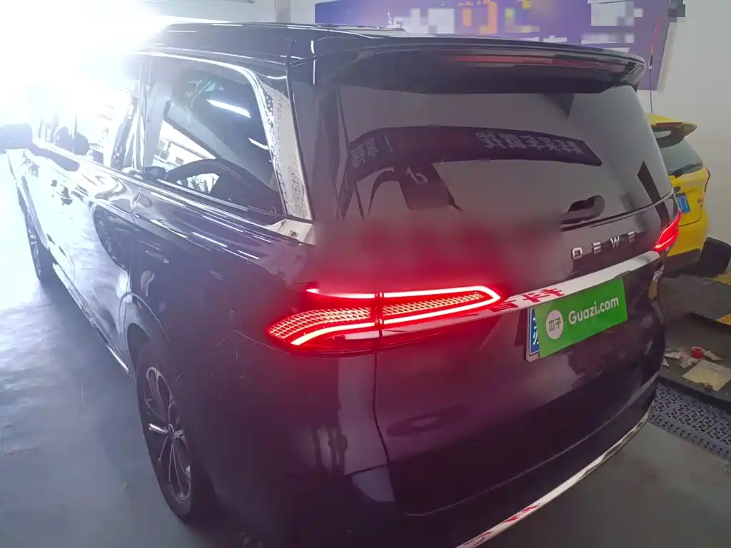 Roewe iMAX8 2022 400TGI Ultimate Edition