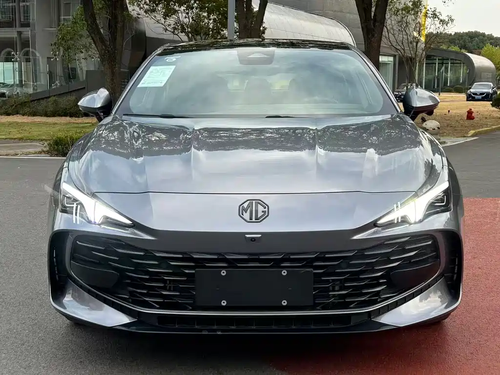 MG7 2025 model 1.5T 300 DCT Elegant version