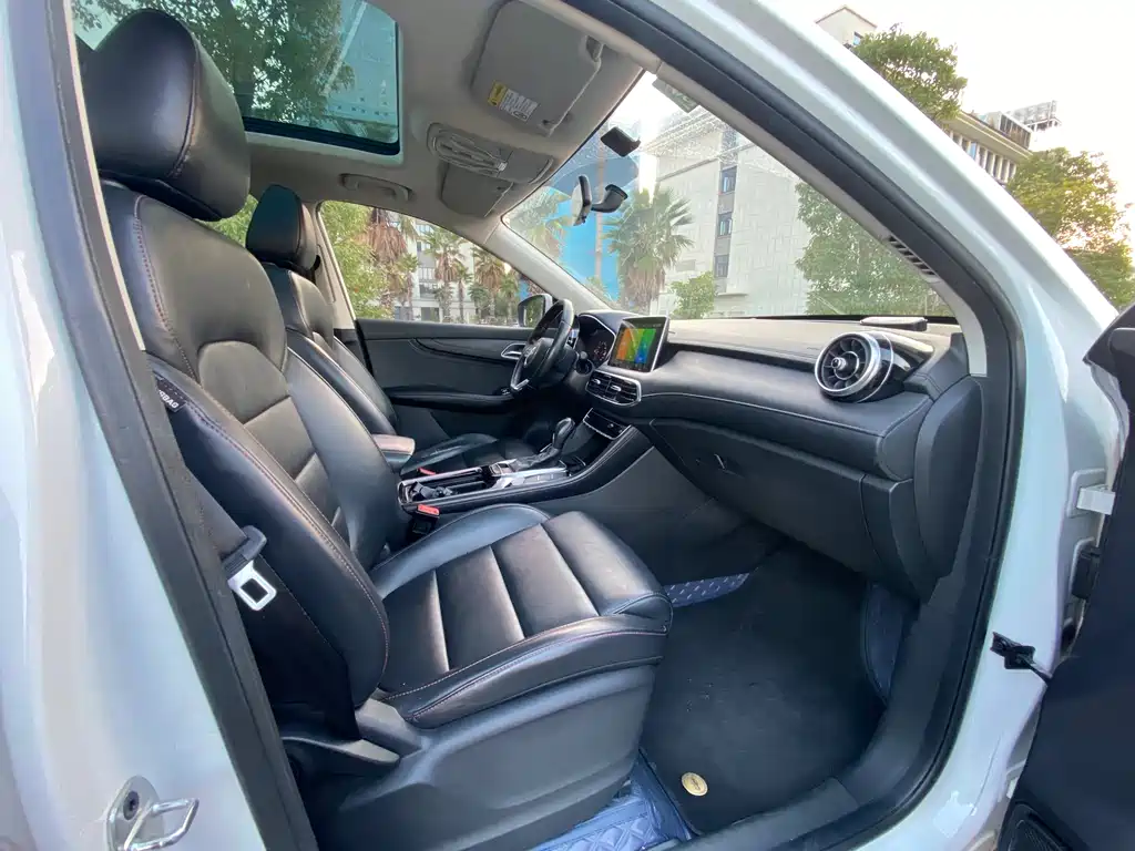 MG HS 2019 20T automatic two-wheel drive deluxe edition Country VI