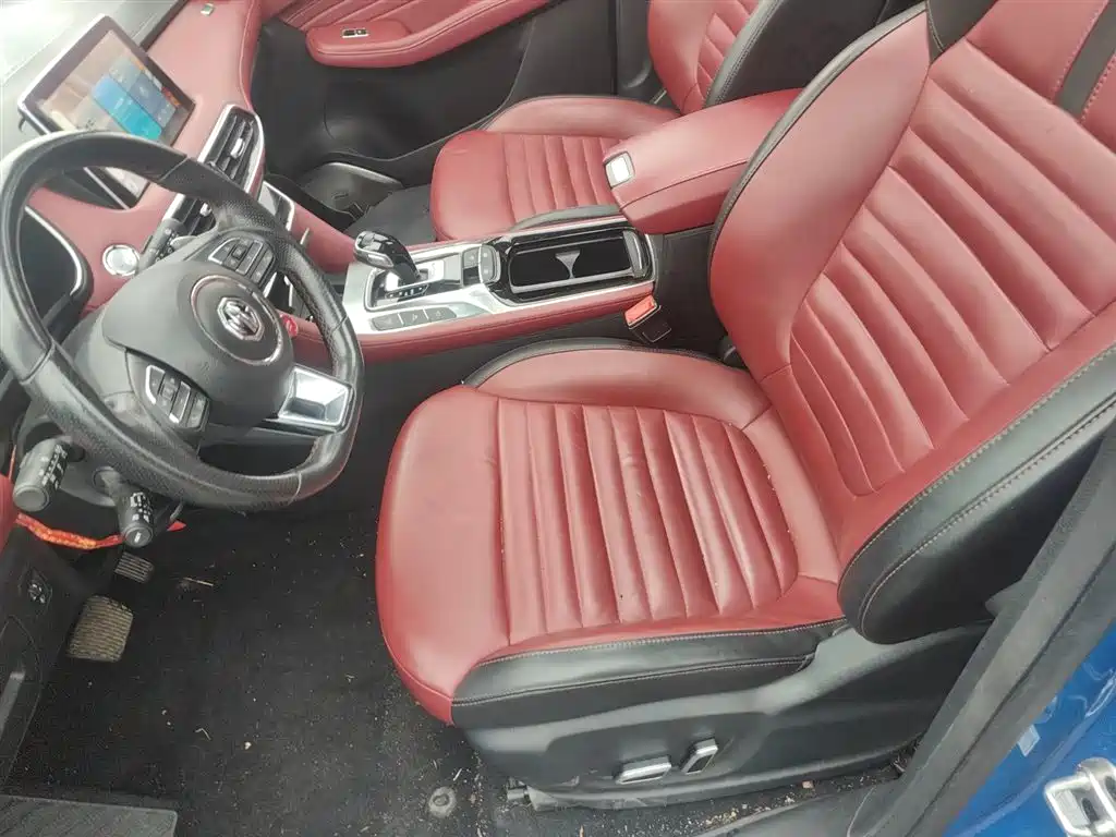 MG HS 2019 30T automatic two-wheel drive Trophy super fuel version Country VI