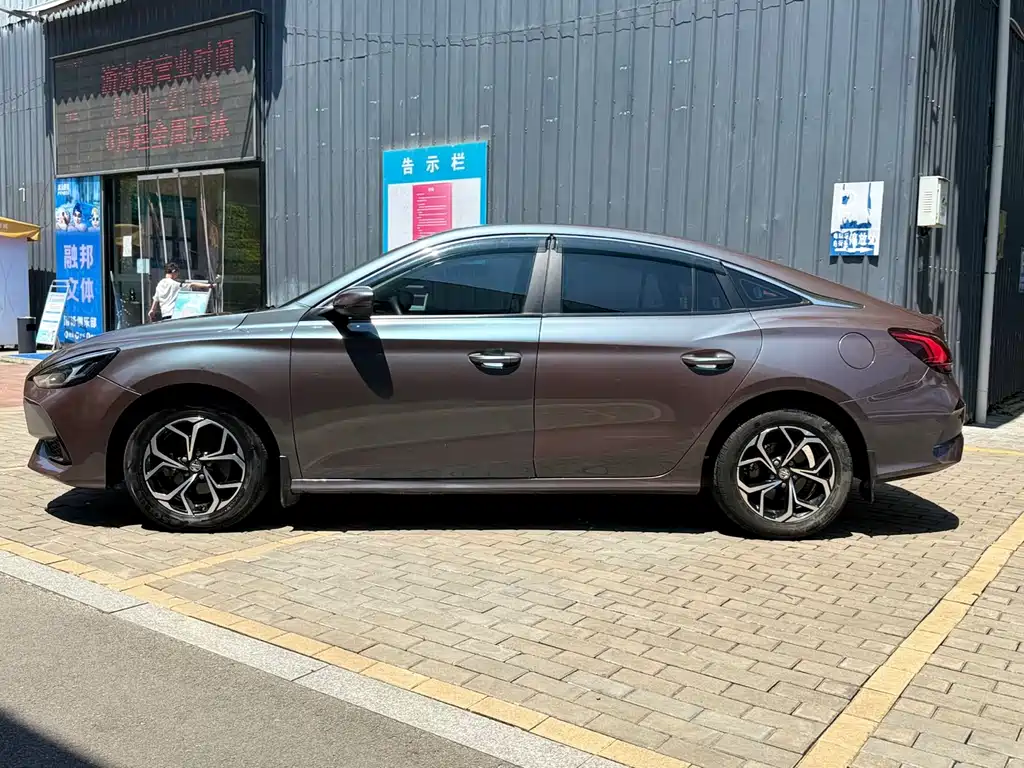 MG5 2021 180DVVT CVT Youth Fashion Edition