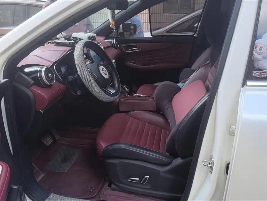 MG HS 2019 30T automatic two-wheel drive Trophy super fuel version Country VI