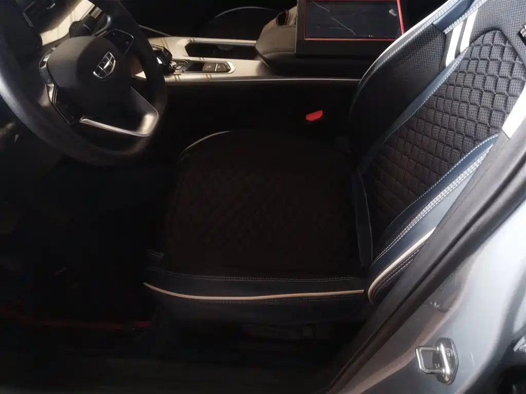 Emgrand L HiP 2024 Champion Edition 1.5 TD-DHT Pro 100KM Transcendent Type