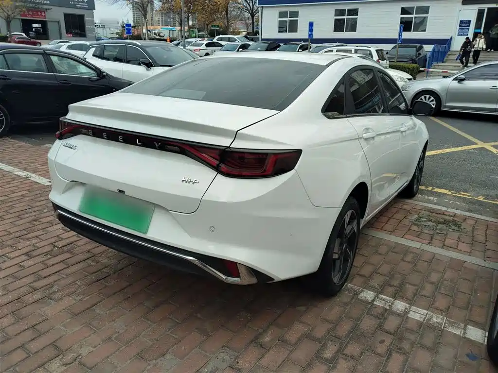 Emgrand L HiP 2024 Champion Edition 1.5 TD-DHT Pro 100KM Excellent Type