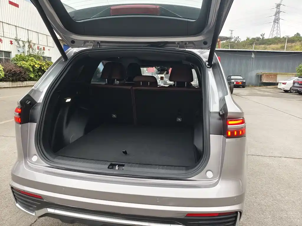 Xingyue L 2024 2.0TD high-power automatic two-wheel drive Skyrim version